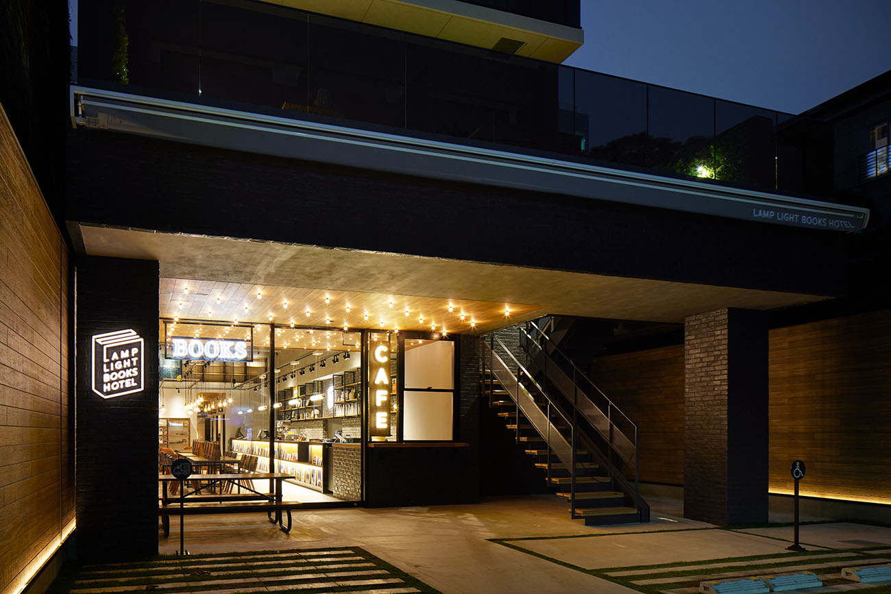 ランプライトブックスホテル 福岡